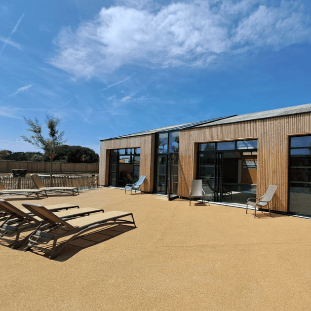 Les voiles blanches piscine 1