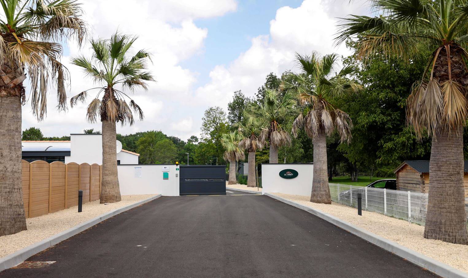 Portail d'une entrée de domaine résidentiel
